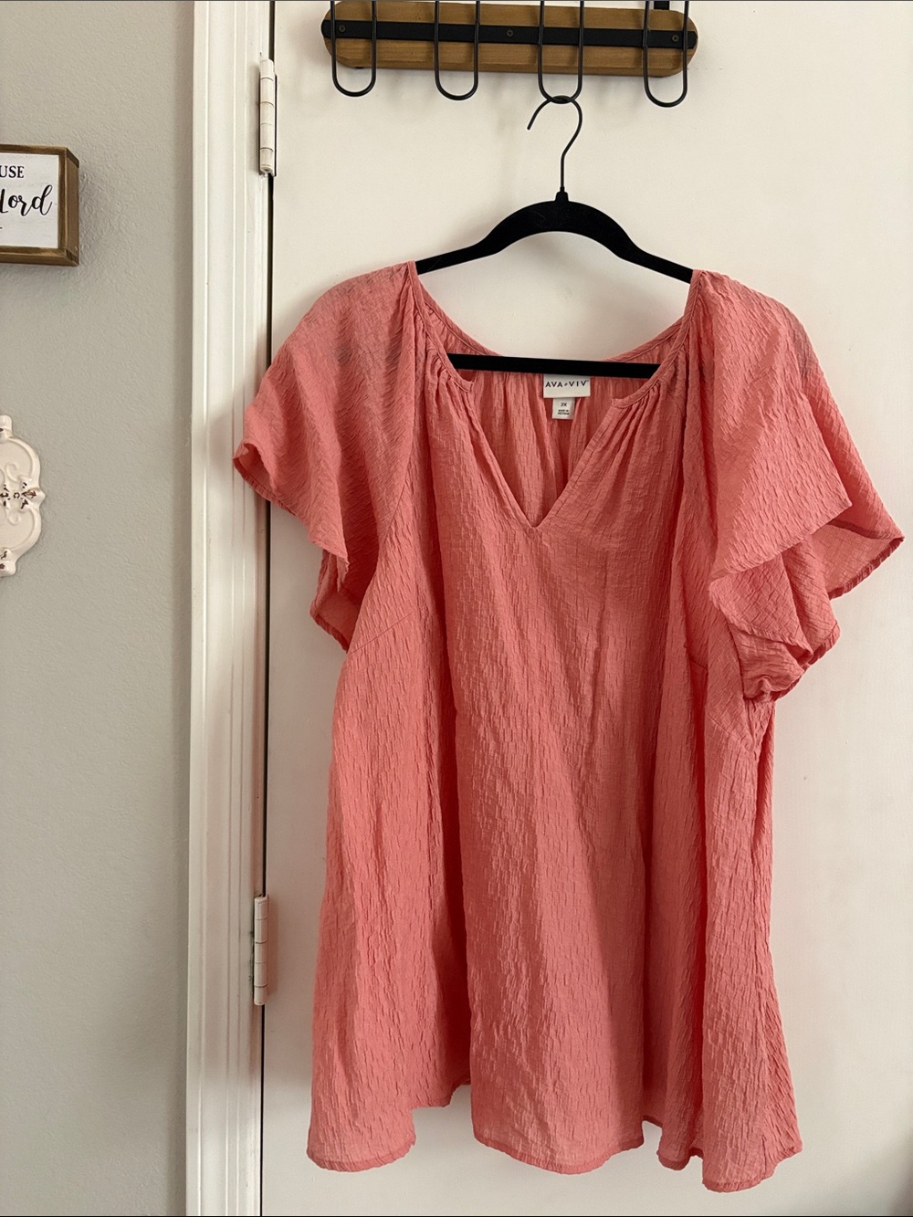 Ava & Viv Pink Crinkle V-Neck Short Sleeve Blouse size 2